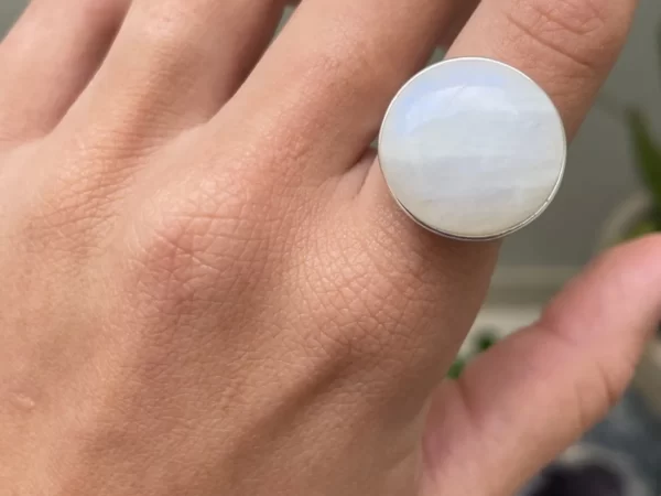 Pedra da Lua: Qual o seu Significado?