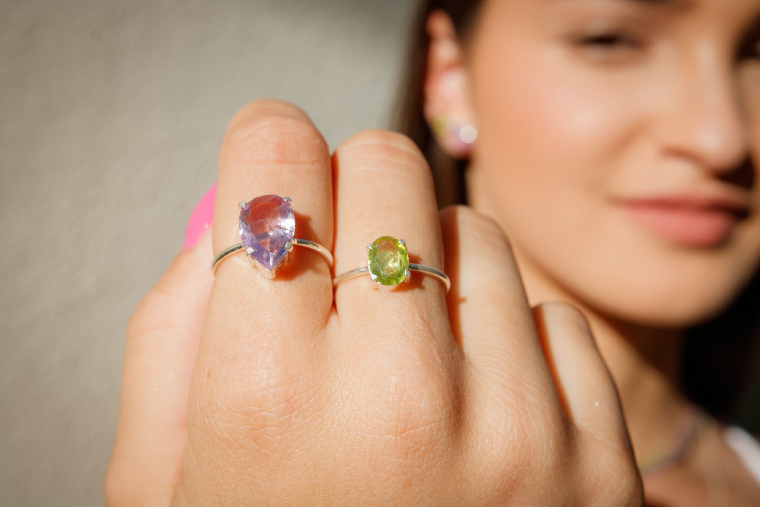 Tudo o que você precisa saber sobre anéis com pedras naturais